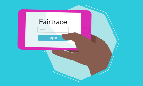 Eine Hand, die ein Telefon hält, auf dem die Fairtrace-Anmeldeseite geöffnet ist
